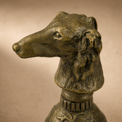 Clochette de table en bronze à poignée tête de lévrier, vue 3