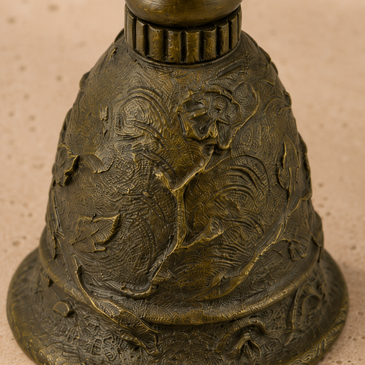 Clochette de table en bronze à tête de chien de chasse, vue 5