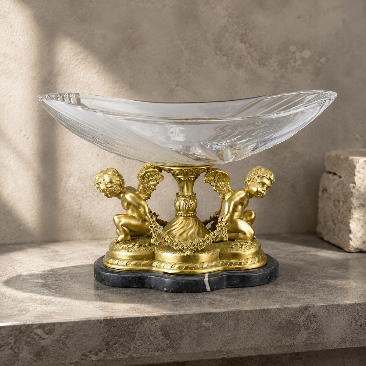 Coupe en cristal sur monture bronze doré aux putti