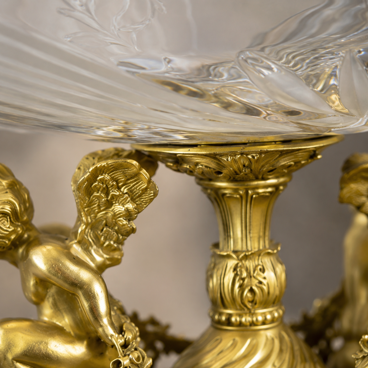 Coupe en cristal sur monture bronze doré aux putti, vue 5