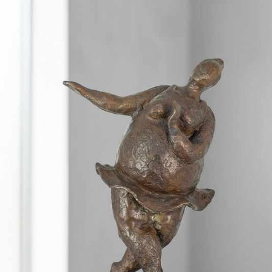 Sculpture bronze danseuse aux formes généreuses style Botero, vue 2