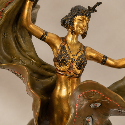 Danseuse orientale aux voiles, sculpture bronze polychrome, vue 3
