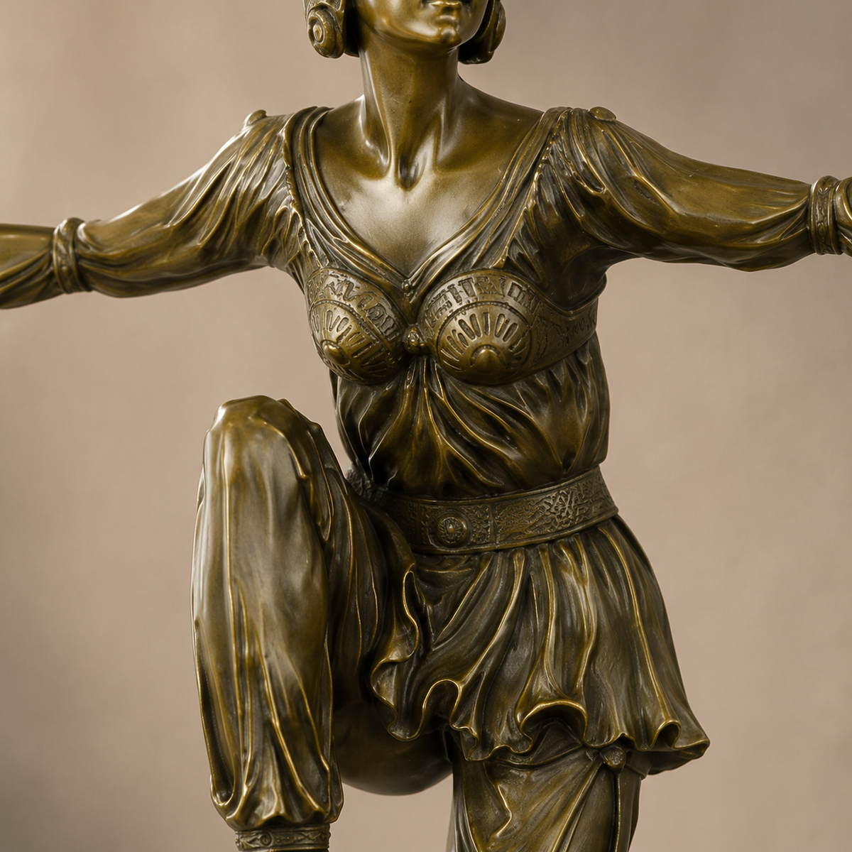 Danseuse orientale en bronze patiné style Art Déco, vue 3