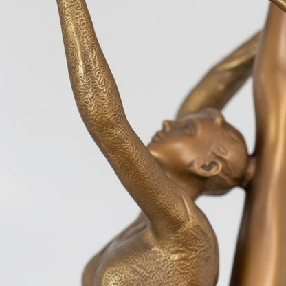 Sculpture bronze Art Déco danseuse gymnaste au cerceau, vue 5