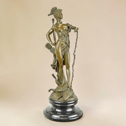 Diane chasseresse en bronze patiné doré sur socle marbre, vue 4