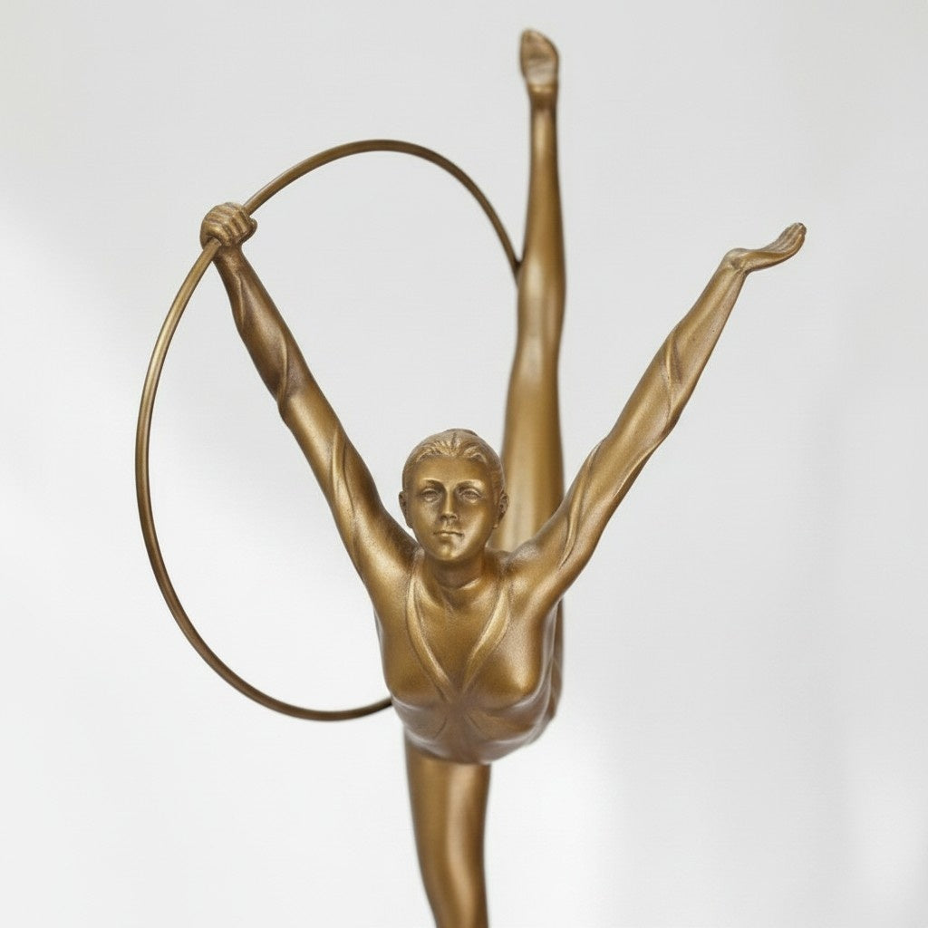 Sculpture bronze doré gymnaste au cerceau sur socle marbre, vue 9