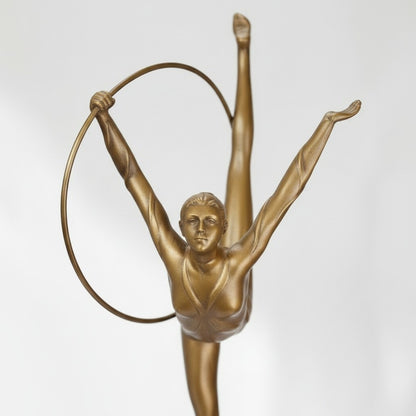 Sculpture bronze doré gymnaste au cerceau sur socle marbre, vue 9