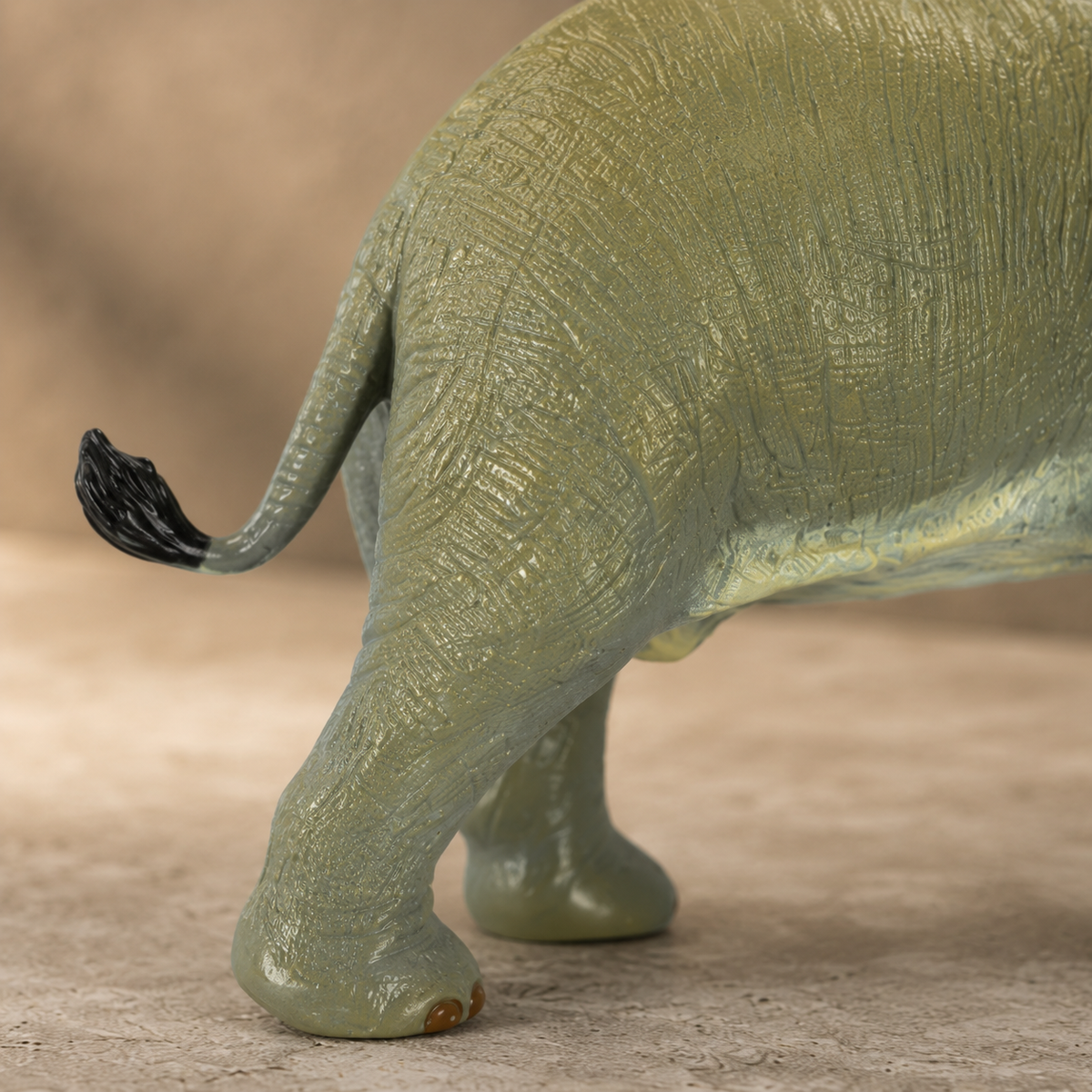 Éléphant d'Afrique trompe levée, figurine réaliste, vue 7