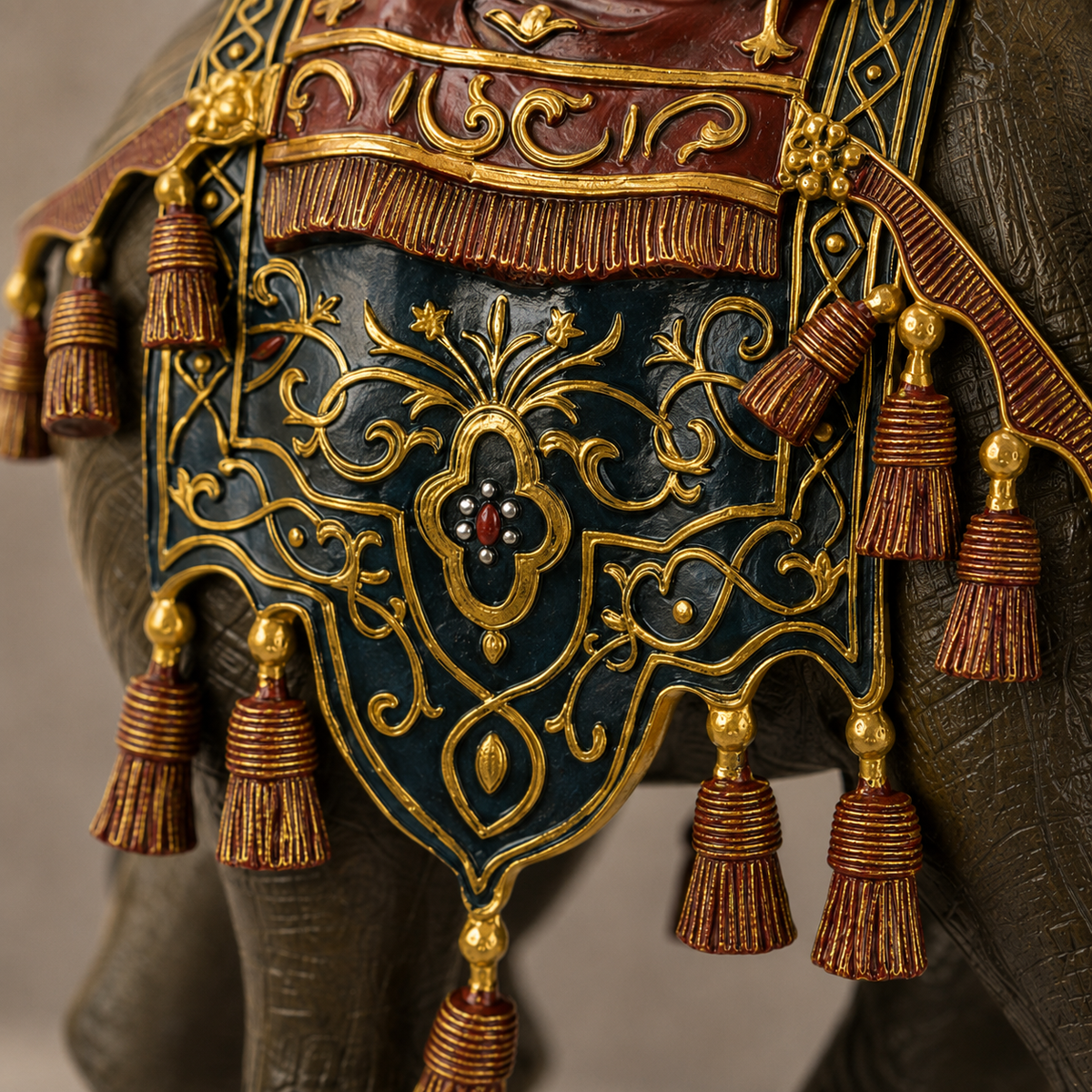 Éléphant d'apparat indien et son cornac en résine polychrome, vue 5