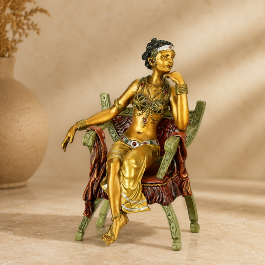 Femme orientale assise sur chaise curule, bronze polychrome