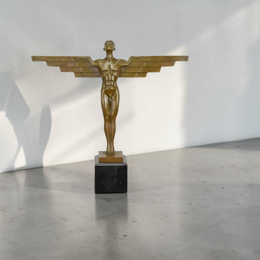 Icare ailé, sculpture en bronze patiné style Art Déco