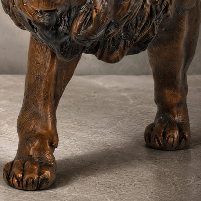 Lion rugissant en marche, sculpture en bronze patiné, vue 5
