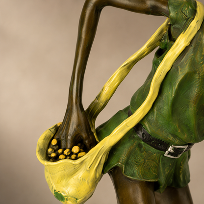 Lutin semeur de graines d'or, sculpture bronze polychrome, vue 5