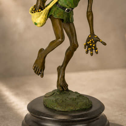 Lutin semeur de graines d'or, sculpture bronze polychrome, vue 6