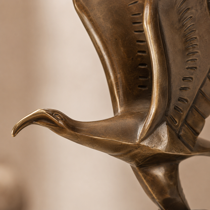 Mascotte automobile aigle aux ailes déployées en bronze, vue 4