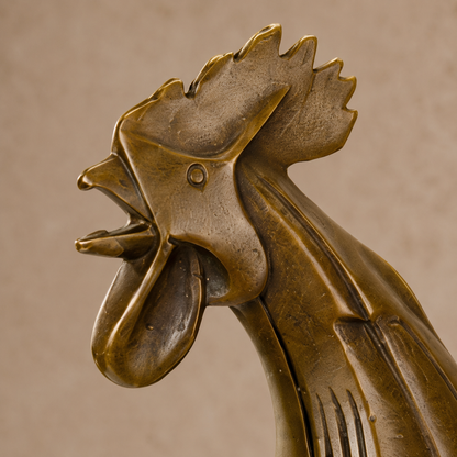 Mascotte automobile coq stylisé Art Déco en bronze patiné, vue 2