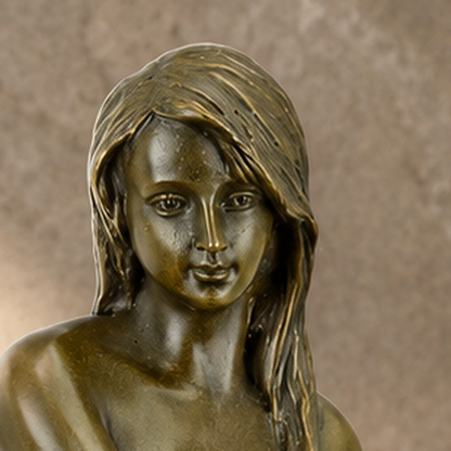 Nu féminin assis en bronze patiné sur socle marbre, vue 2