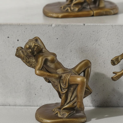 Paire de bronzes érotiques Satyre et Nymphe, scène mythologique, vue 3