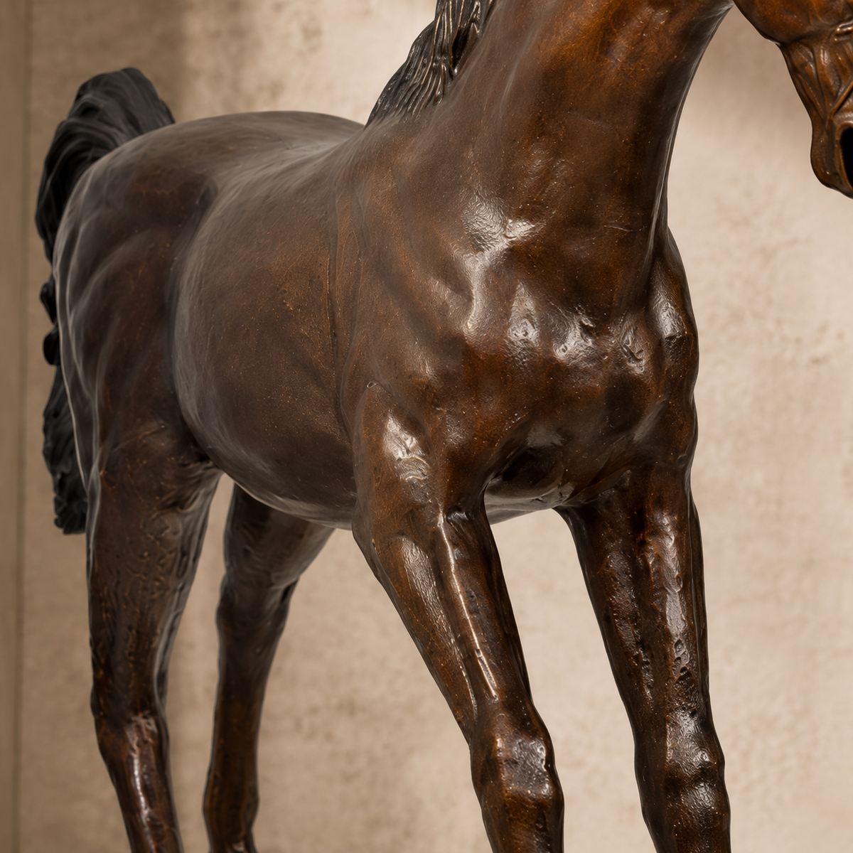 Paire de sculptures de chevaux en bronze patiné brun, vue 4