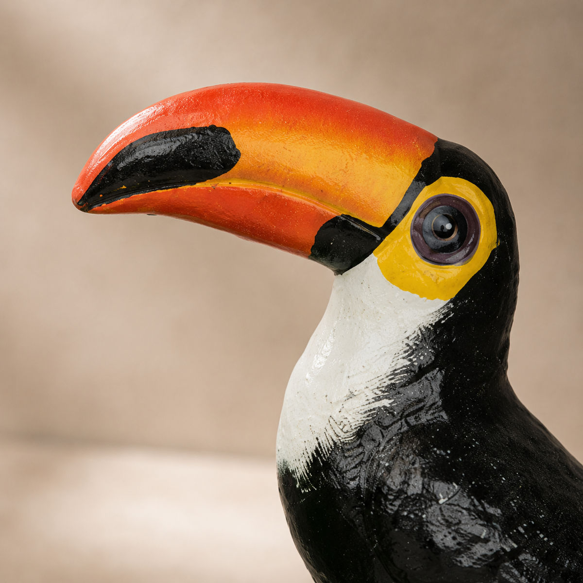 Paire de serre-livres toucans en fonte peinte polychrome, vue 3