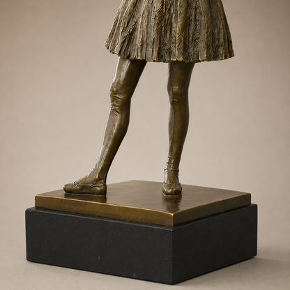 Petite danseuse de quatorze ans en bronze d'après Degas, vue 4