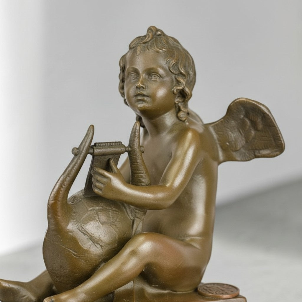 Putto ailé à la lyre, sculpture en bronze patiné, vue 2