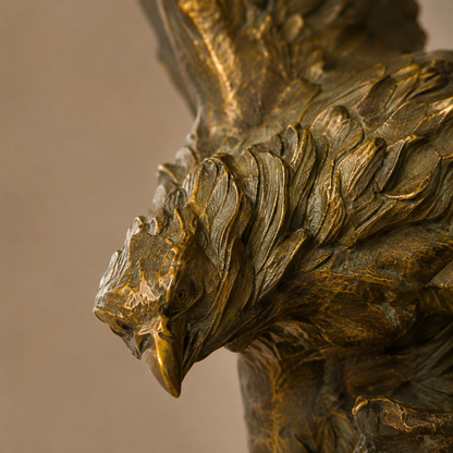 Sculpture bronze aigle aux ailes déployées sur socle marbre, vue 2