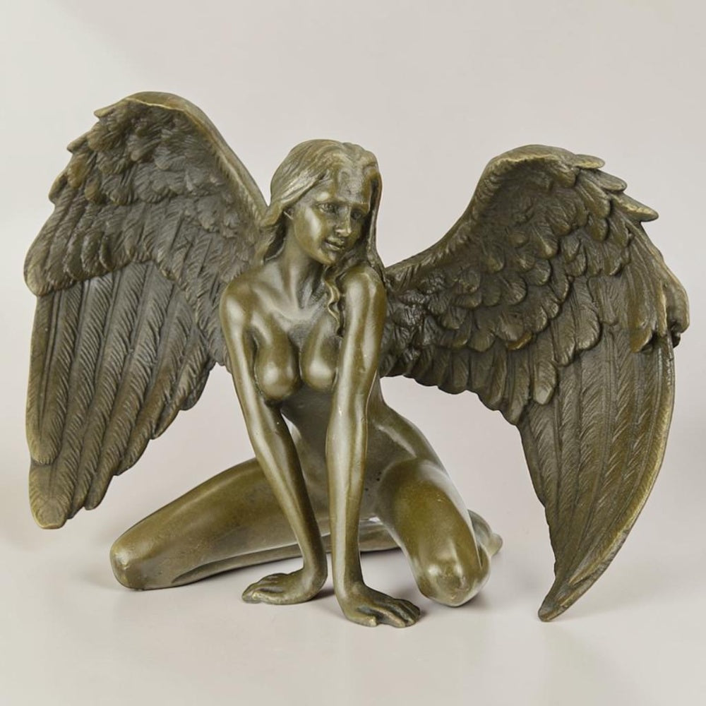Sculpture bronze ange féminin agenouillé aux ailes déployées, vue 5