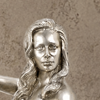 Sculpture bronze argenté femme nue dans coupe à cocktail, vue 2