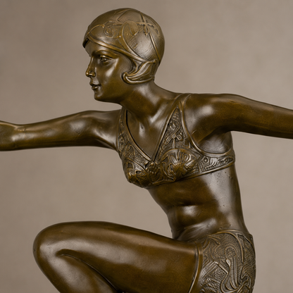 Sculpture bronze Art Déco danseuse aux bras tendus, vue 3