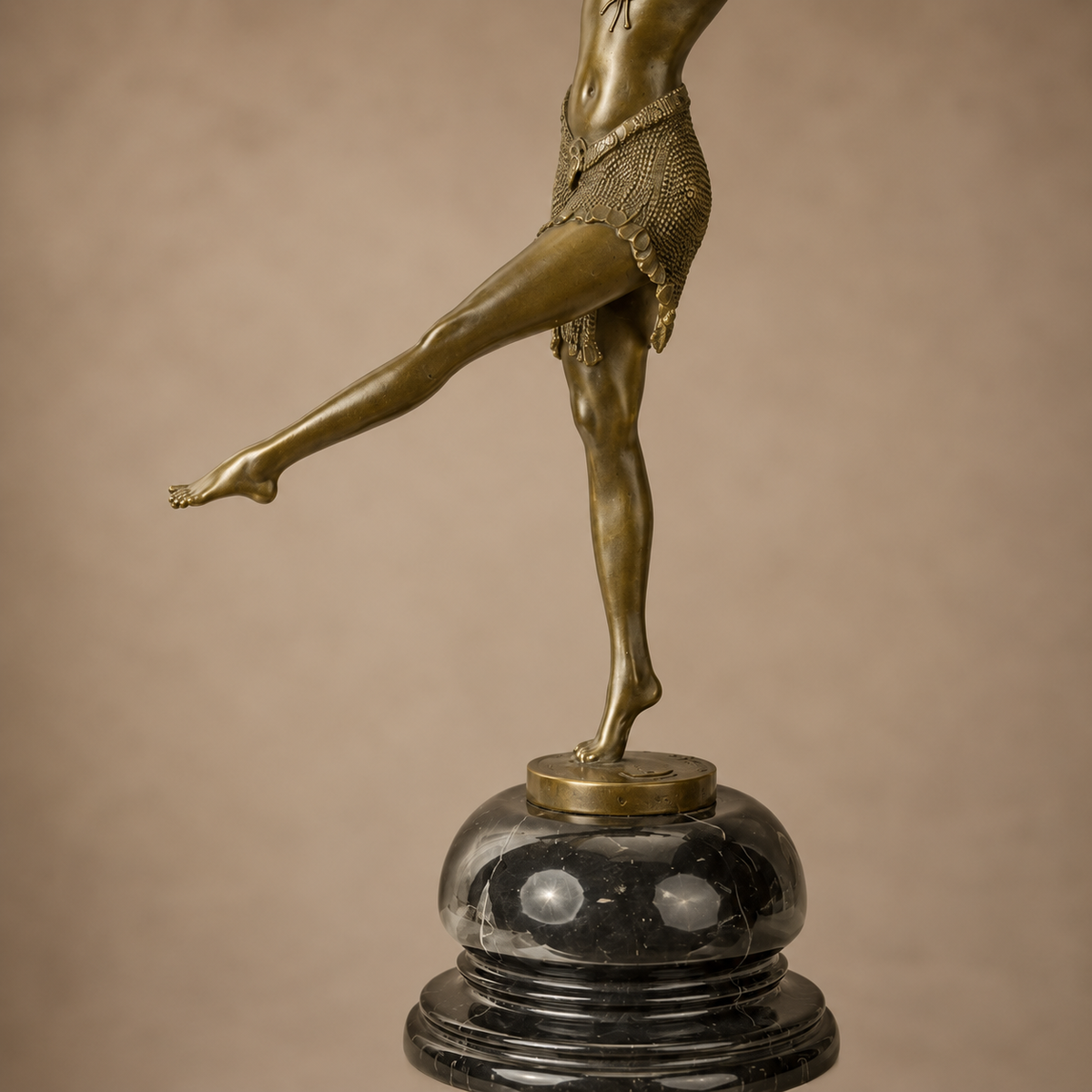 Sculpture bronze Art Déco danseuse orientale sur socle marbre, vue 4