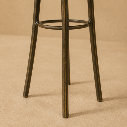 Sculpture bronze Art Déco femme assise sur tabouret de bar, vue 7