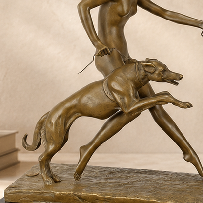 Sculpture bronze Art Déco femme aux deux lévriers, vue 4