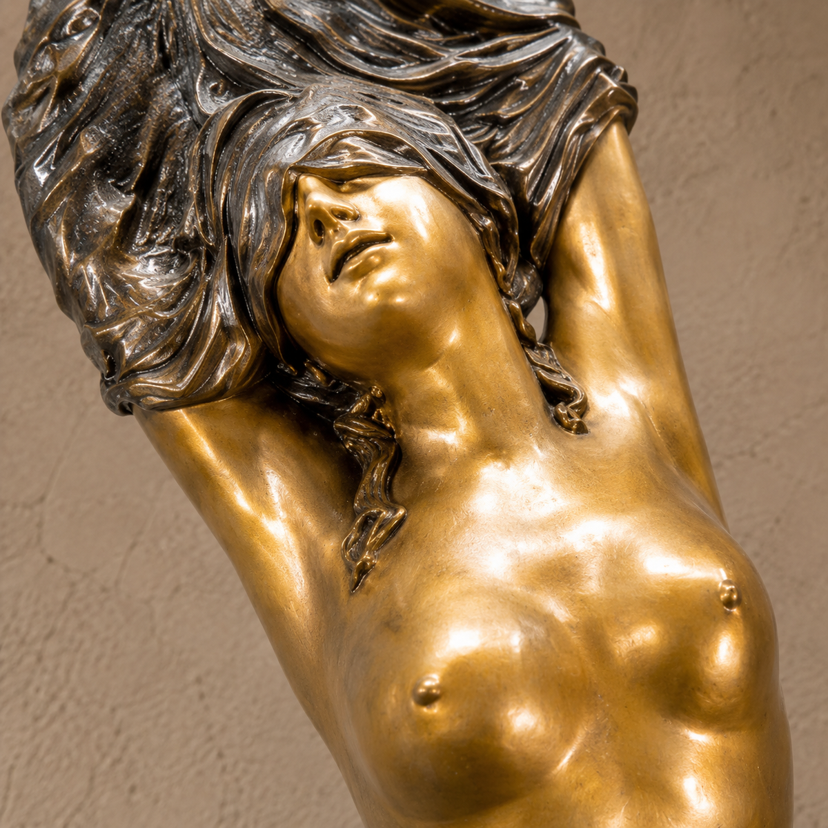 Sculpture bronze Art Déco femme nue à la chevelure, vue 3