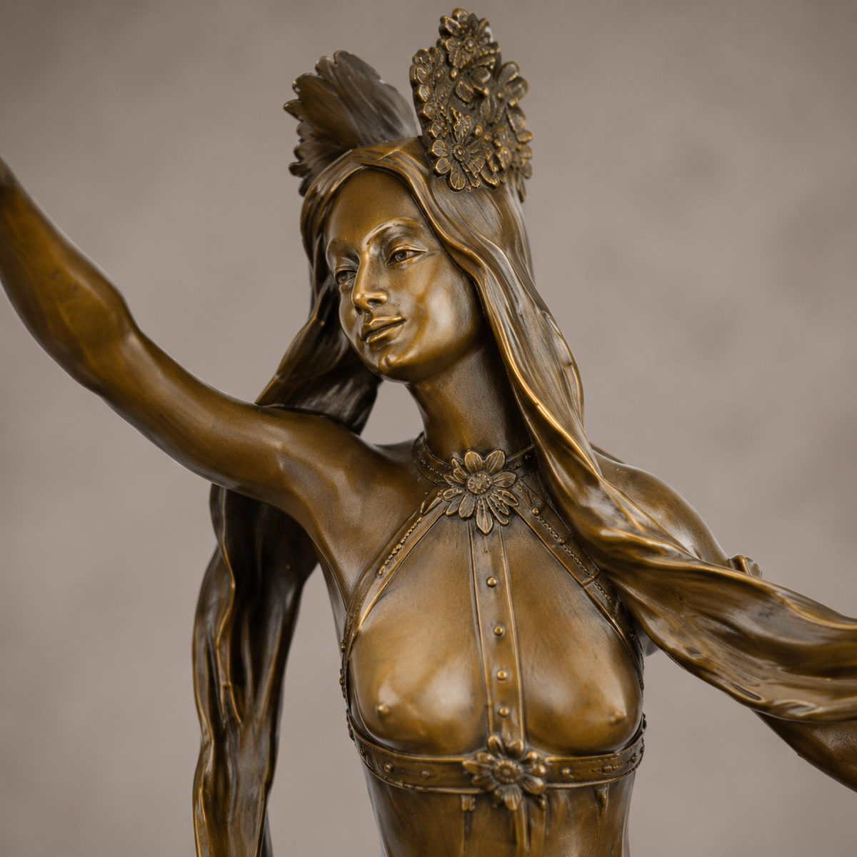 Sculpture bronze Art Nouveau danseuse orientale au voile, vue 3