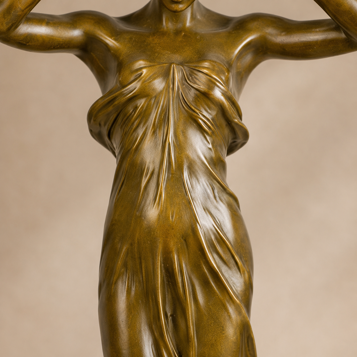 Sculpture bronze Art Nouveau femme drapée à la couronne, vue 4