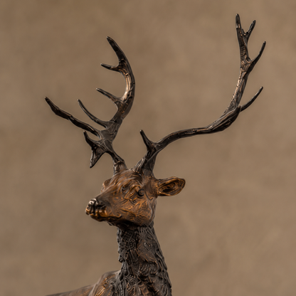 Sculpture bronze cerf majestueux sur rocher base marbre, vue 3