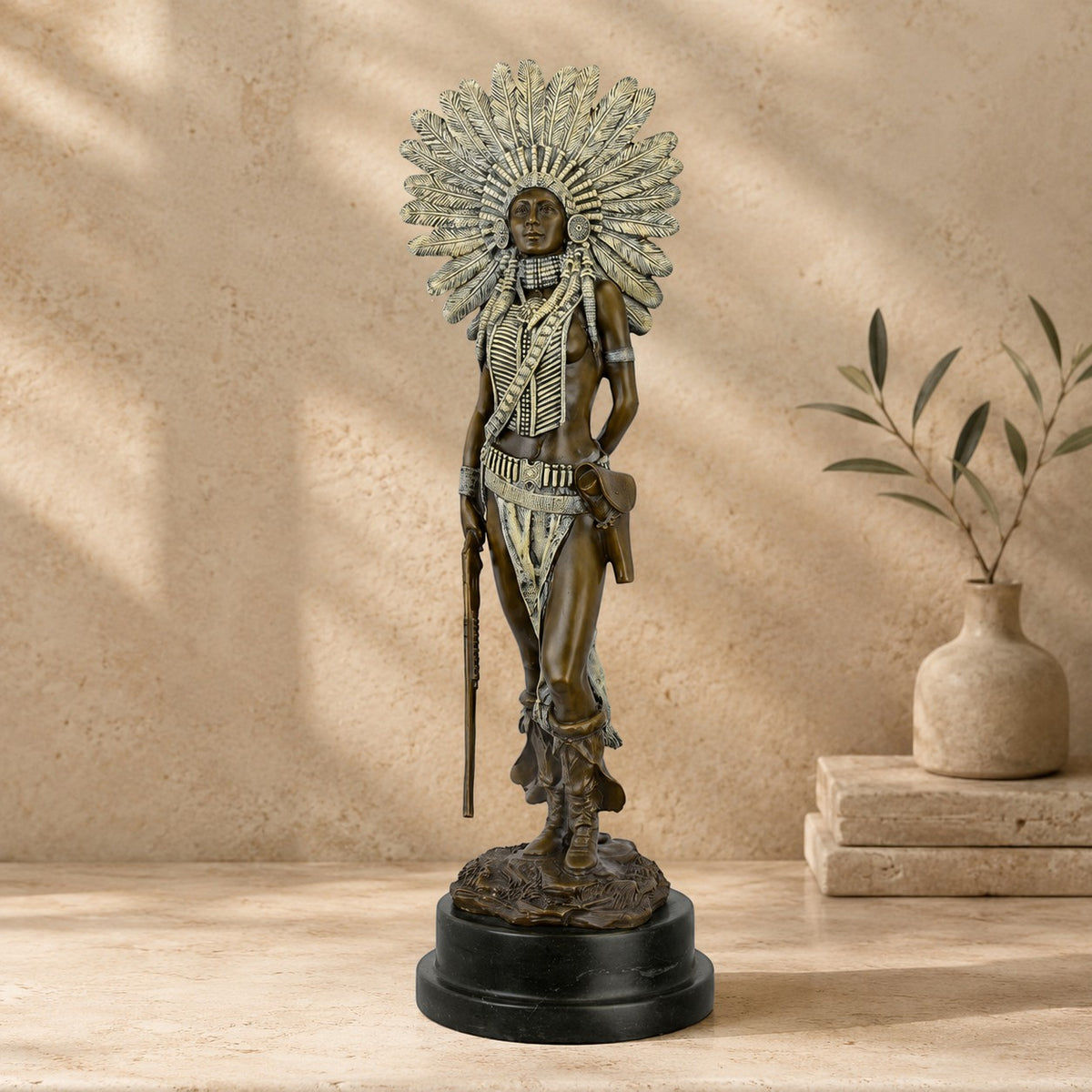 Sculpture bronze Chef Indien à la coiffe de plumes et fusil
