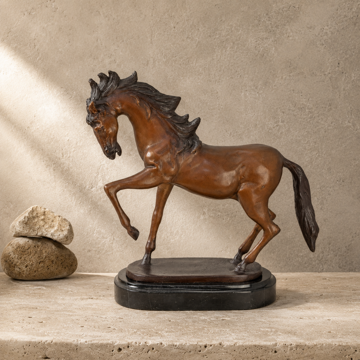 Sculpture bronze cheval cabré à la crinière au vent
