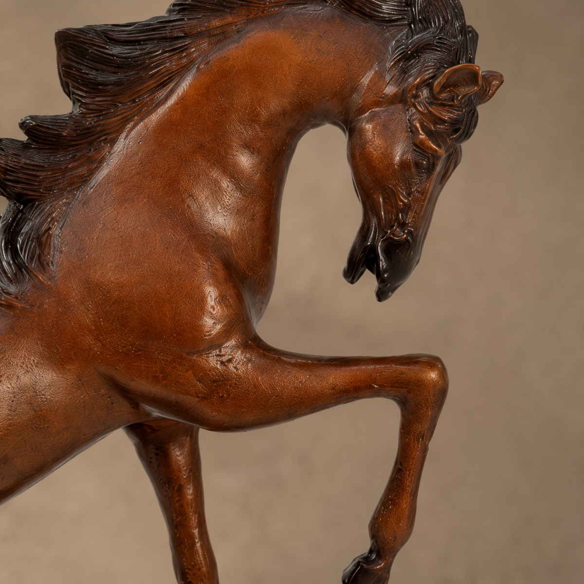 Sculpture bronze cheval cabré patine brune sur socle marbre, vue 4