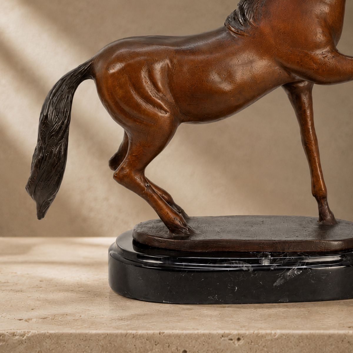 Sculpture bronze cheval cabré patine brune sur socle marbre, vue 7