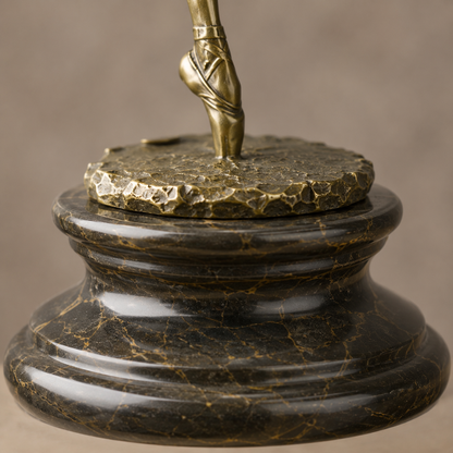 Sculpture bronze danseuse ballerine en arabesque sur marbre, vue 6