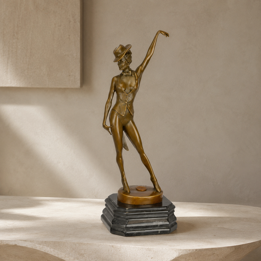 Sculpture bronze danseuse de cabaret au chapeau style Art Déco
