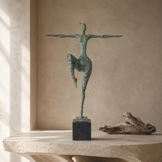 Sculpture bronze danseuse en équilibre, patine vert-de-gris