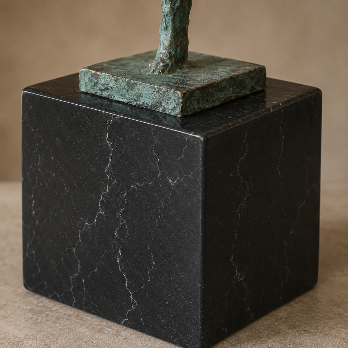 Sculpture bronze danseuse en équilibre, patine vert-de-gris, vue 6