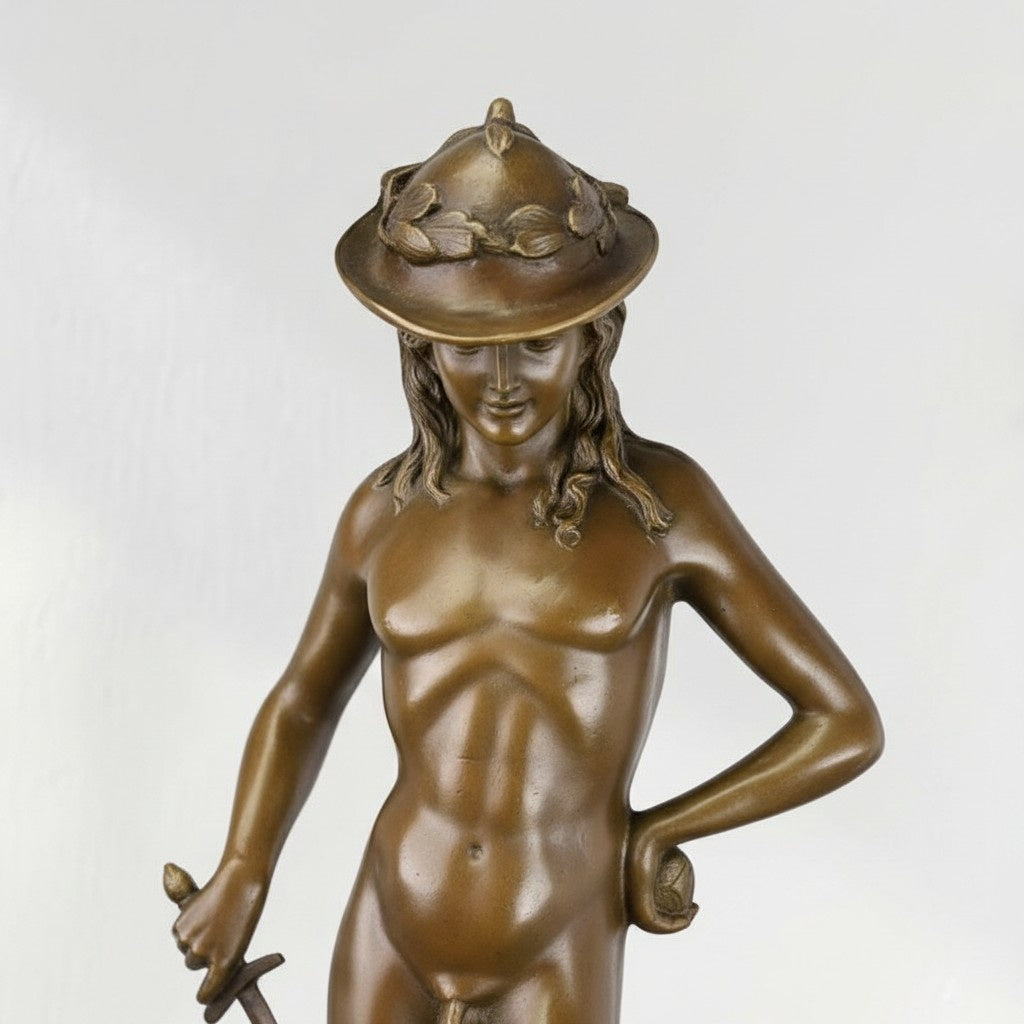 Sculpture bronze David victorieux d'après Donatello, vue 2
