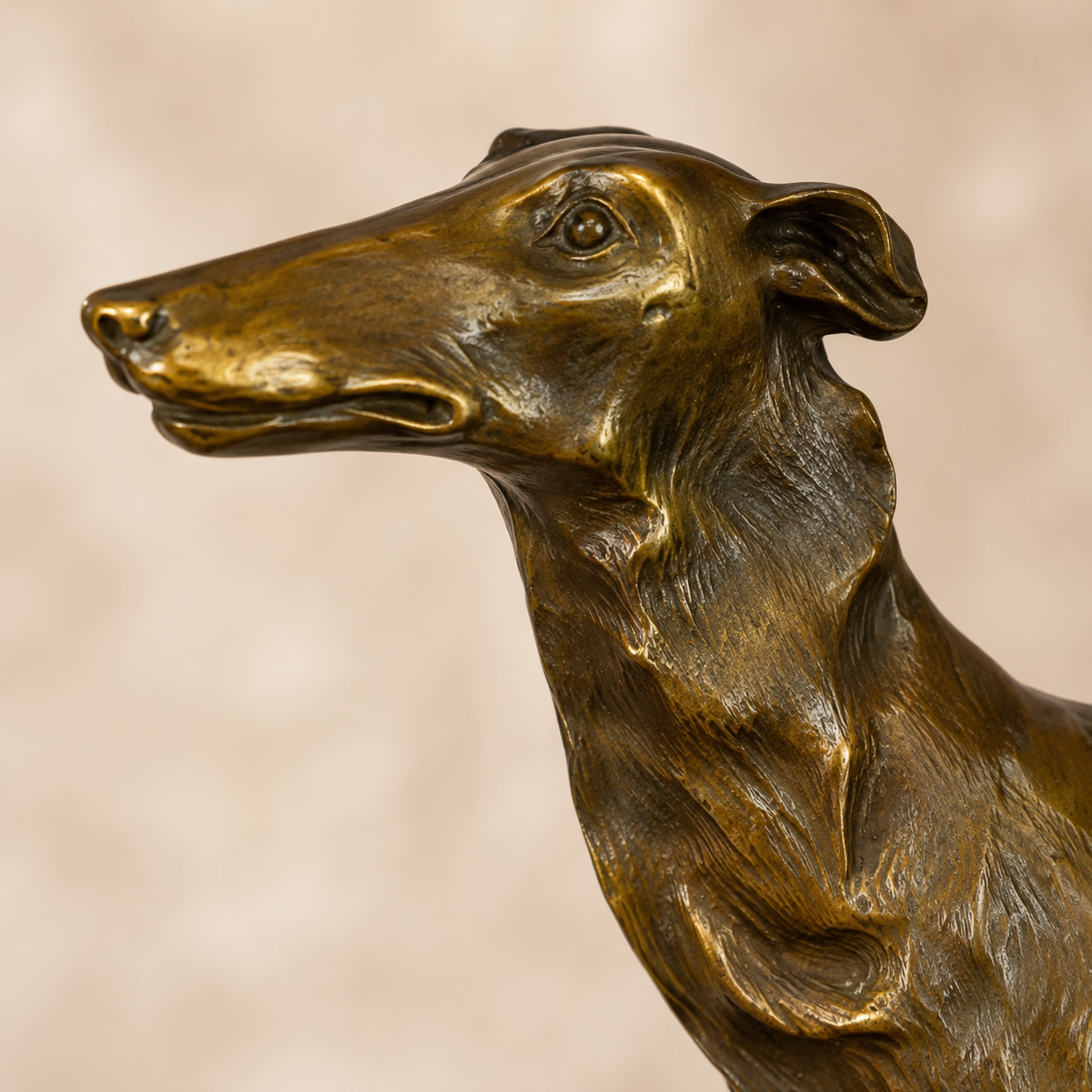 Sculpture bronze Diane chasseresse avec lévrier sur marbre, vue 3