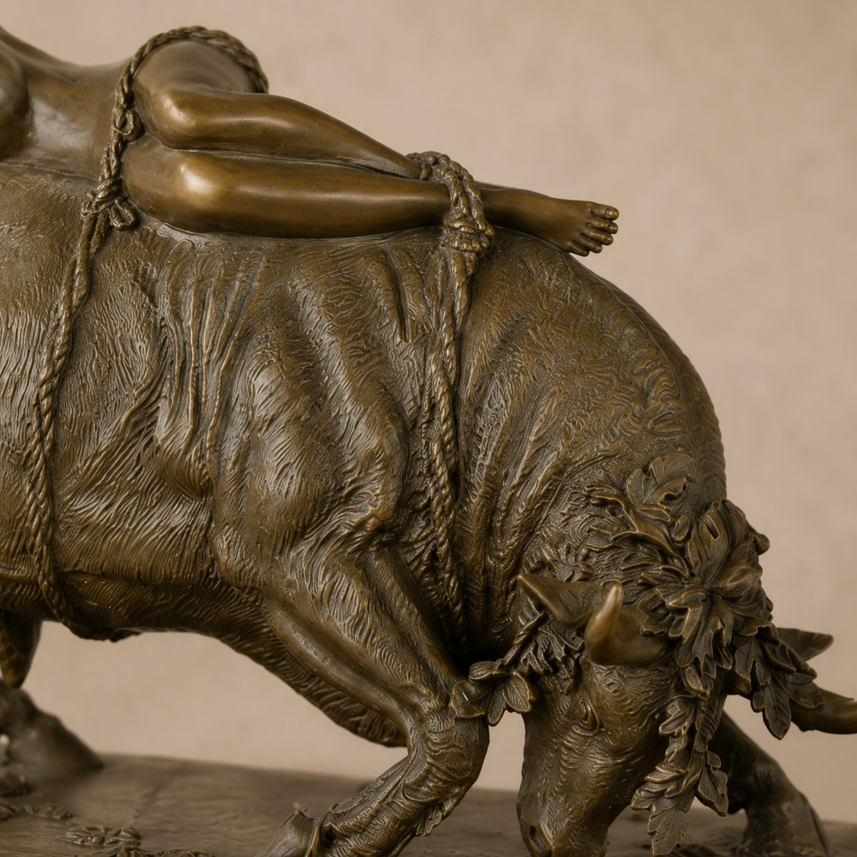Sculpture bronze Europe et le Taureau sur socle marbre, vue 5