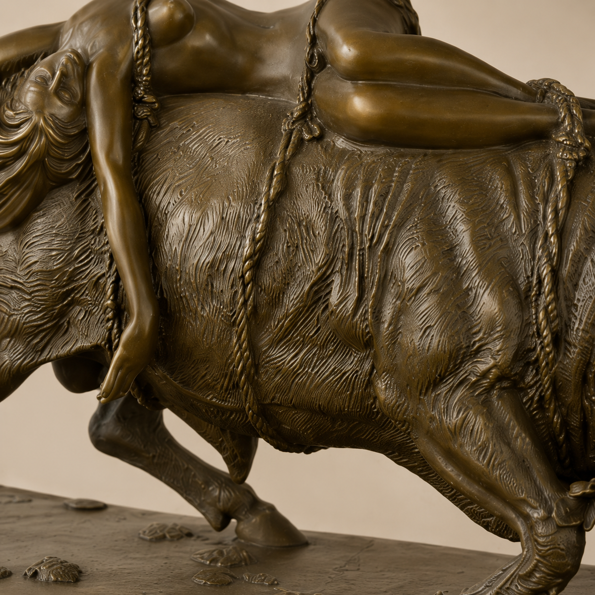 Sculpture bronze Europe et le Taureau sur socle marbre, vue 6