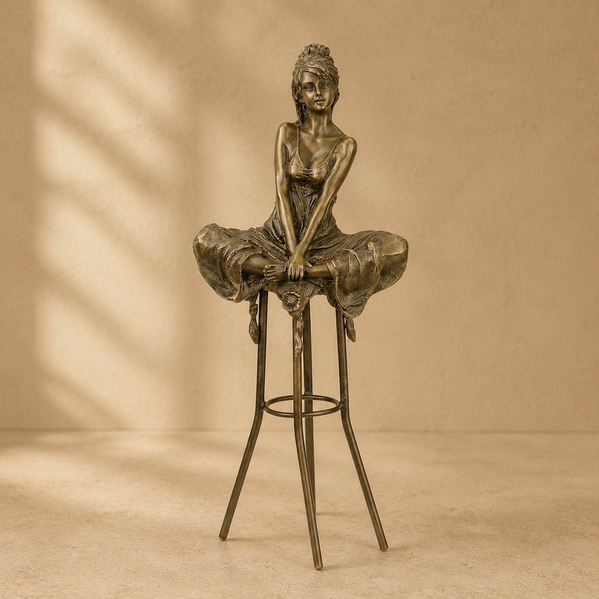 Sculpture bronze femme assise sur tabouret de bar Art Déco